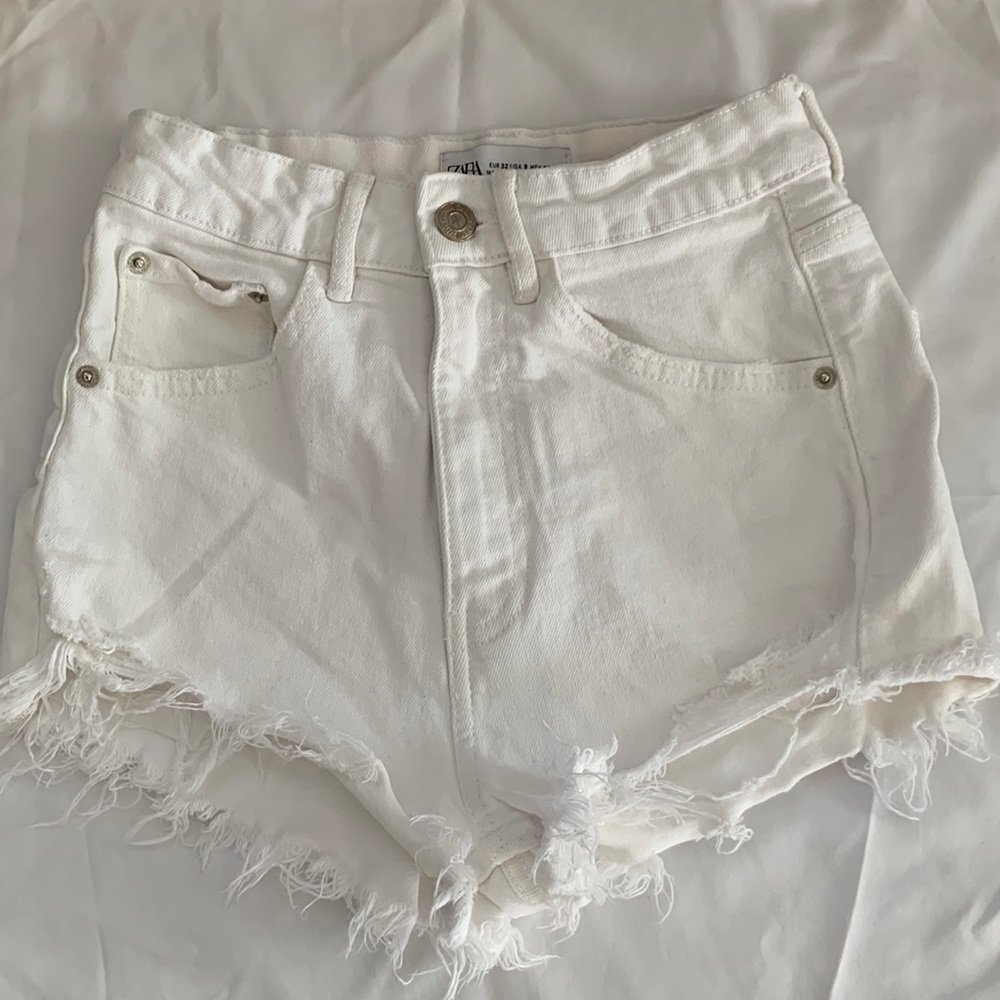 Zara women jeans shorts Sz0 in White